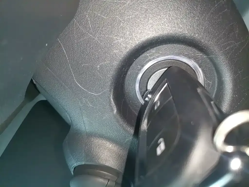 Toyota RAV4 2023 из CN, фото 9