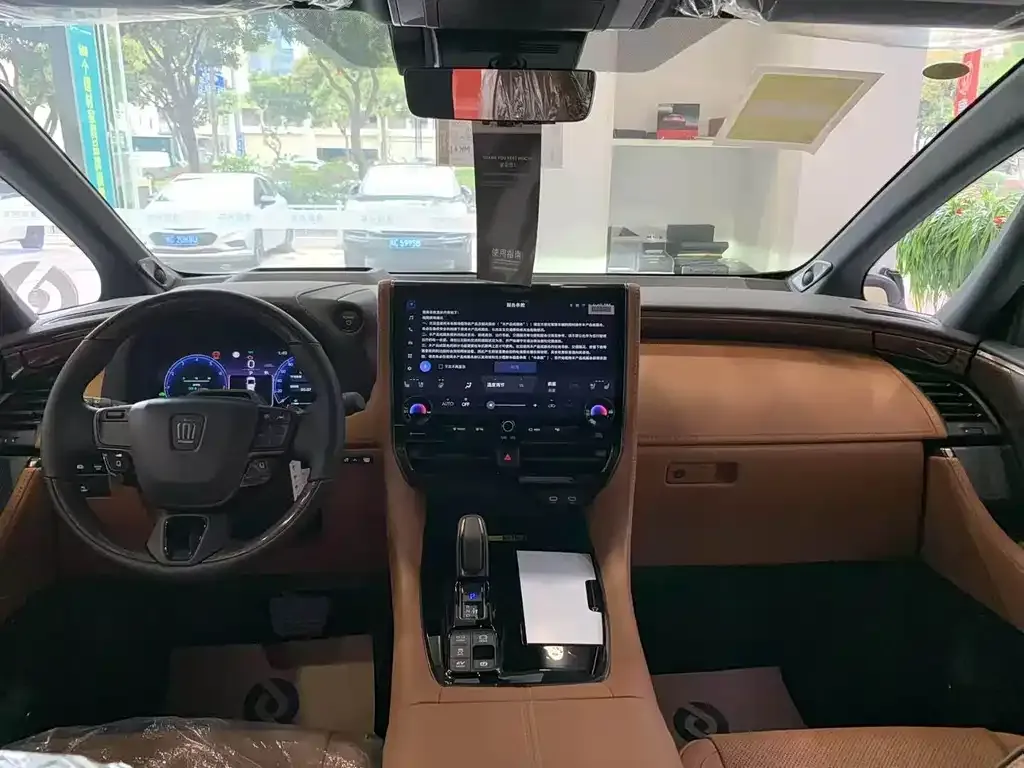 Toyota Vellfire — фото 3