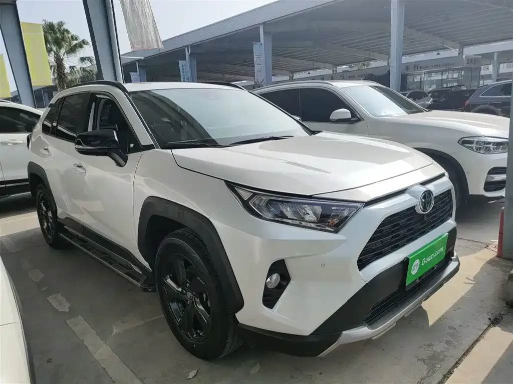 Toyota RAV4 2023 из CN, фото 9