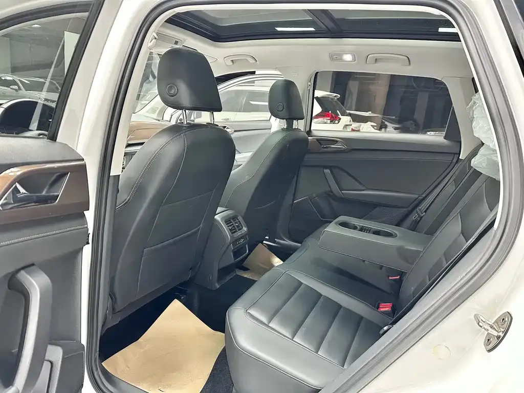 Volkswagen Tharu 2021 из CN, фото 10