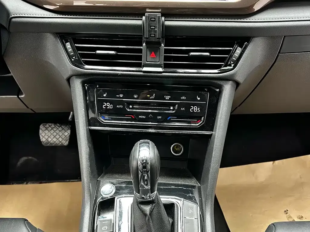 Volkswagen Tharu 2021 из CN, фото 5