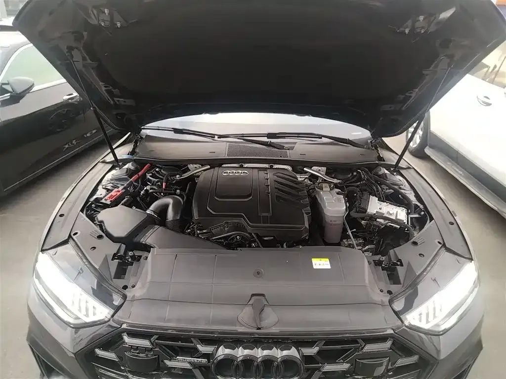 Audi A7L 2024 из CN, фото 2