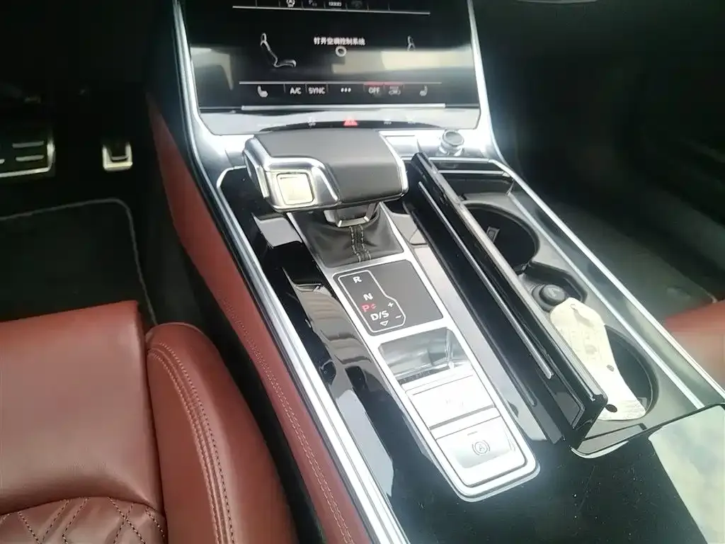 Audi A7L 2024 из CN, фото 10