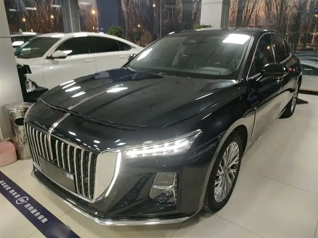 Hongqi H5 — фото 1