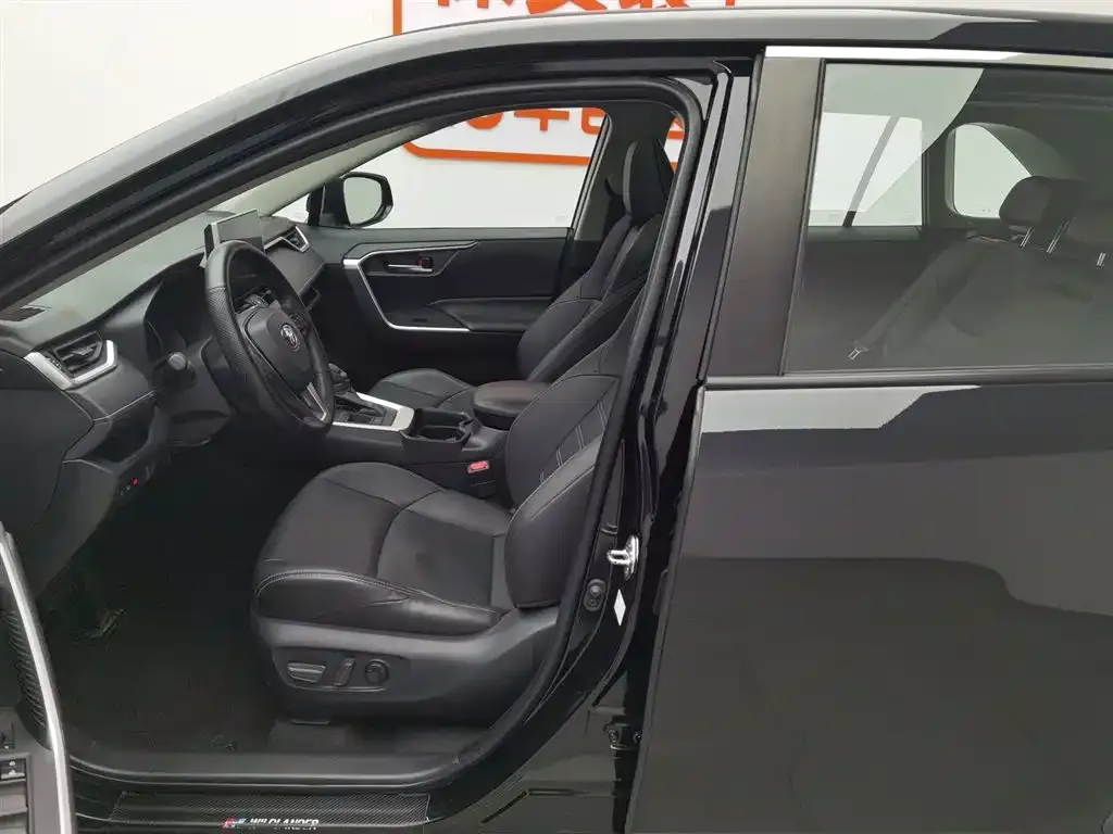 Toyota Wildlander 2021 из CN, фото 6