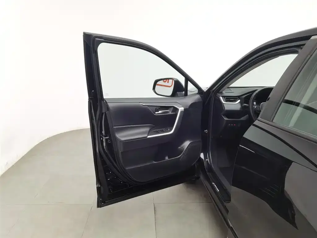 Toyota Wildlander 2021 из CN, фото 4