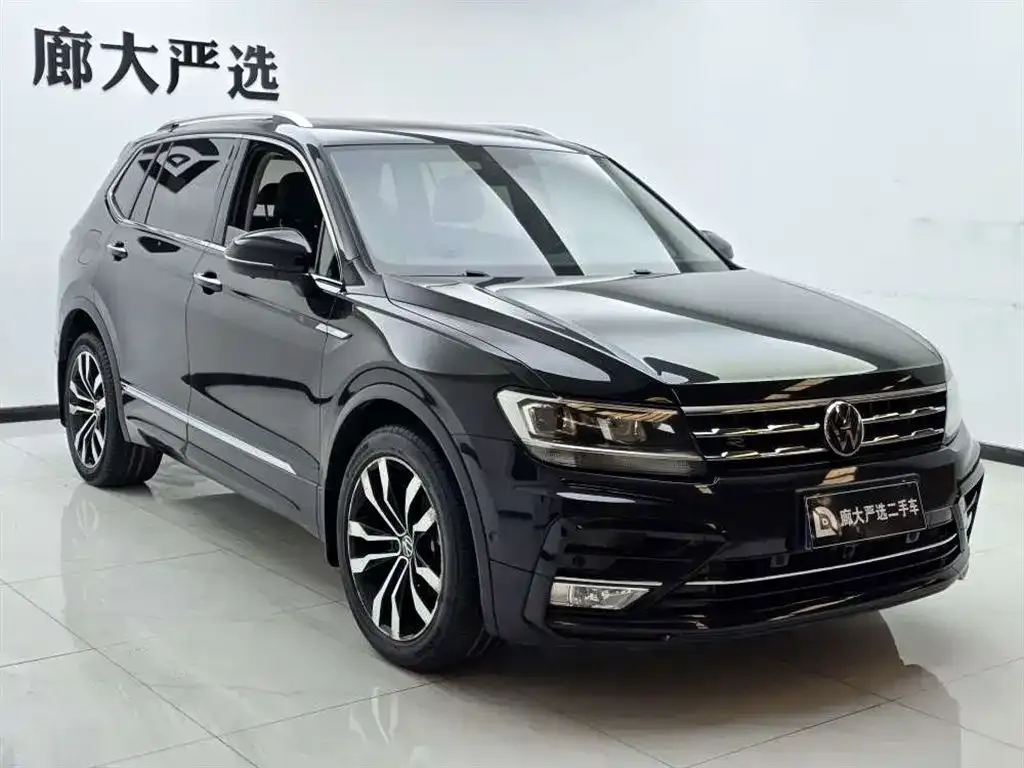 Volkswagen Tiguan L — фото 2