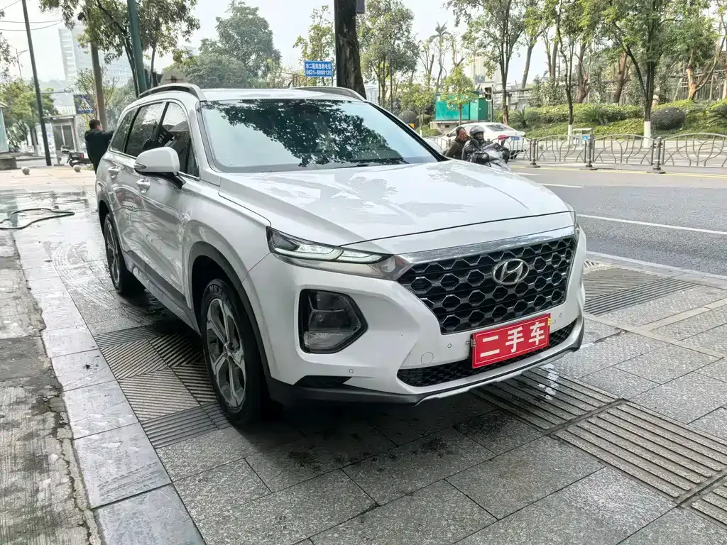 Hyundai Santa Fe — фото 7