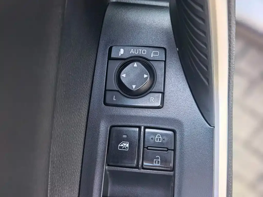Toyota RAV4 2023 из CN, фото 10