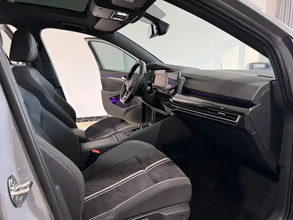 Volkswagen Golf 2022 из CN, фото 6
