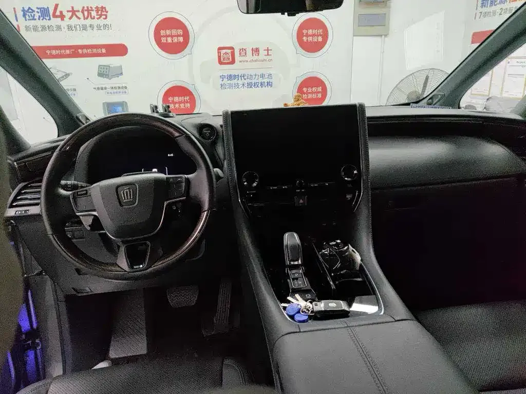 Toyota Vellfire — фото 6