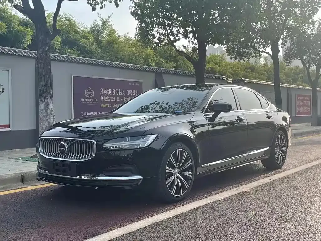 Volvo S90 — фото 1