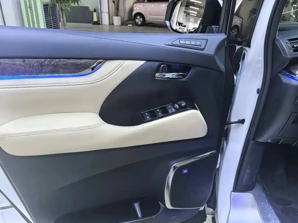 Toyota Alphard 2021 из CN, фото 3