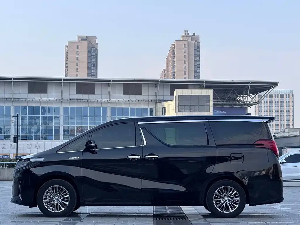 Toyota Alphard 2023 из CN, фото 4