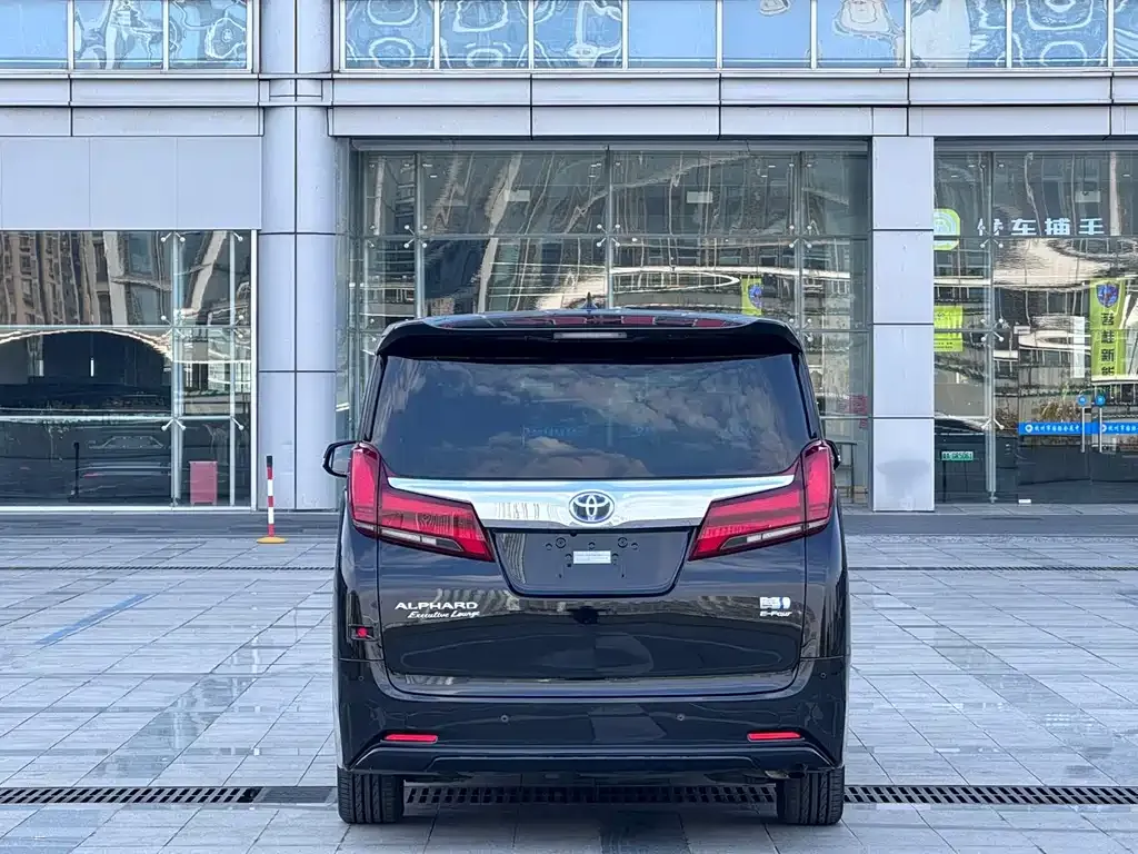 Toyota Alphard 2023 из CN, фото 7