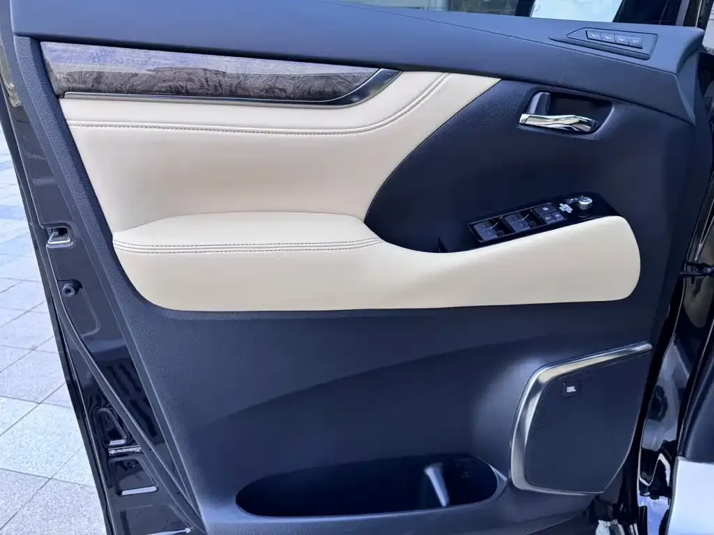 Toyota Alphard 2023 из CN, фото 3