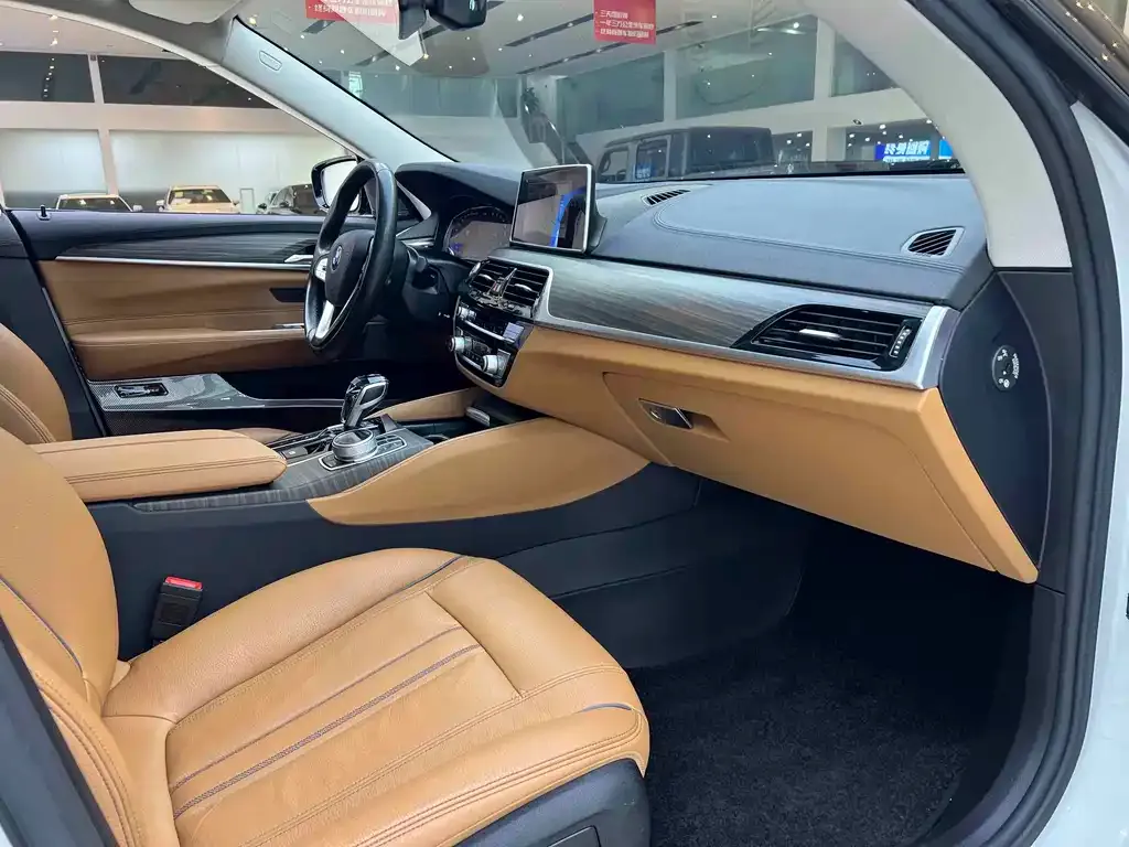 BMW 6 Series GT 2021 из CN, фото 2