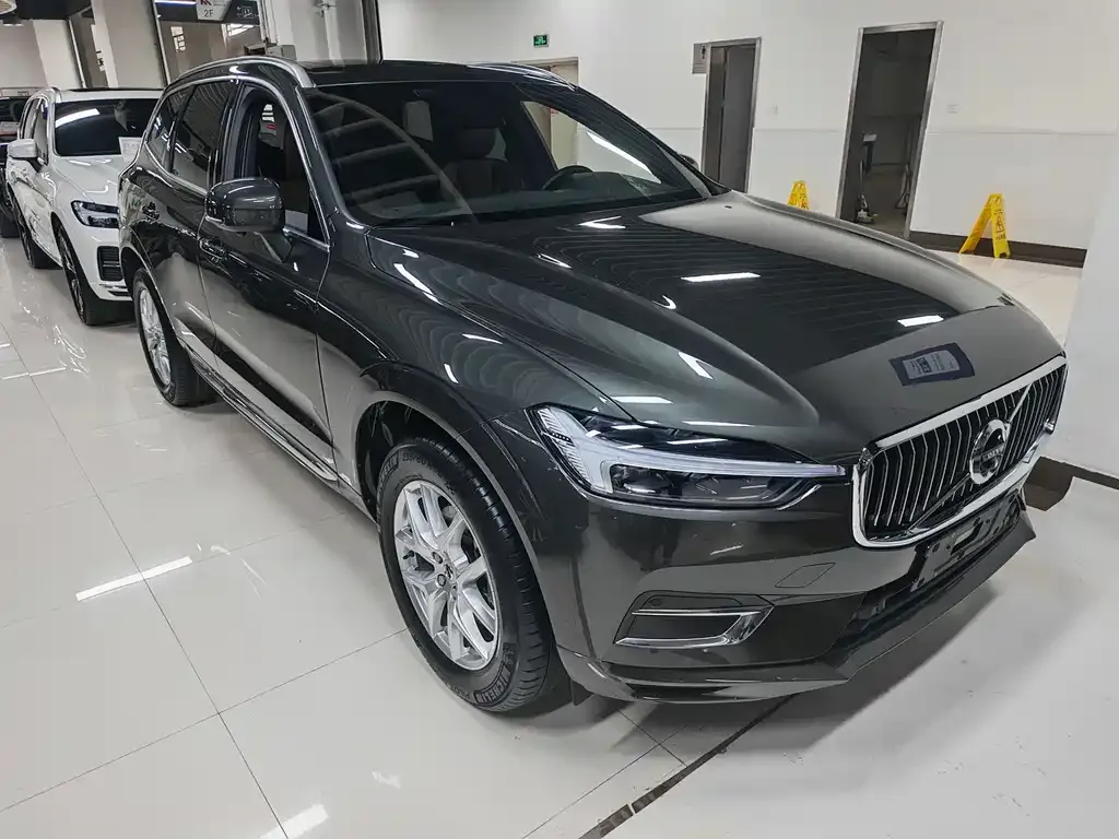 Volvo XC60 — фото 2