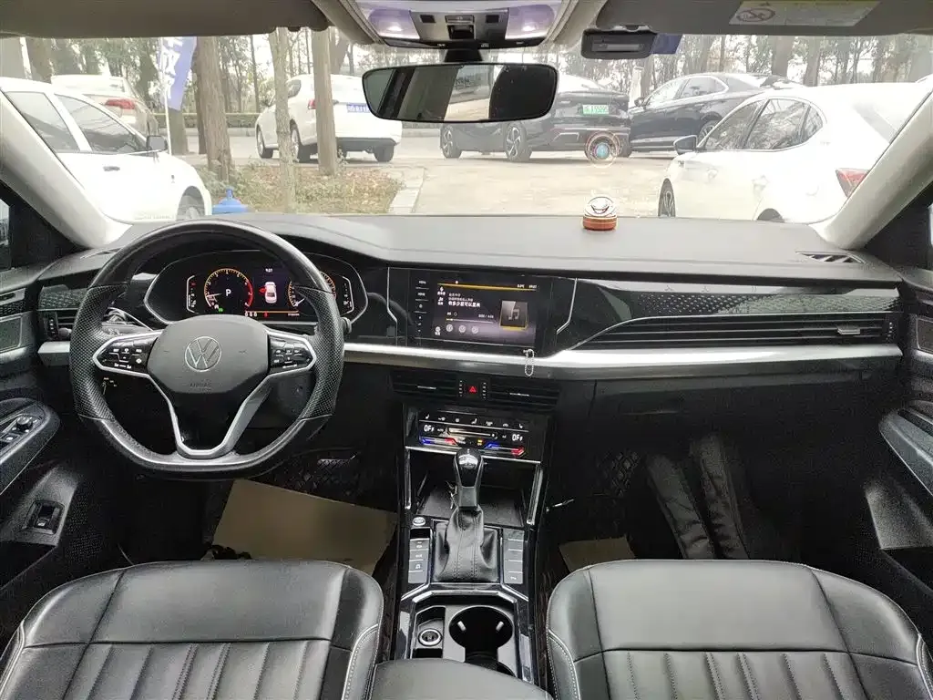 Volkswagen Passat 2023 из CN, фото 10