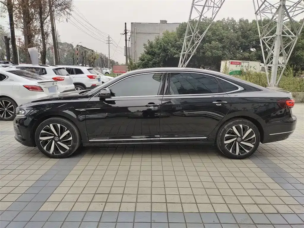 Volkswagen Passat 2023 из CN, фото 5