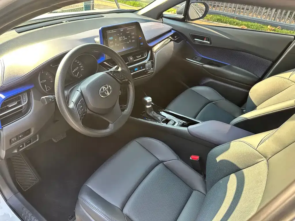 Toyota C-HR 2021 из CN, фото 5