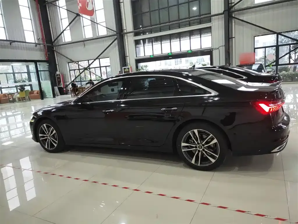 Audi A6L 2023 из CN, фото 3