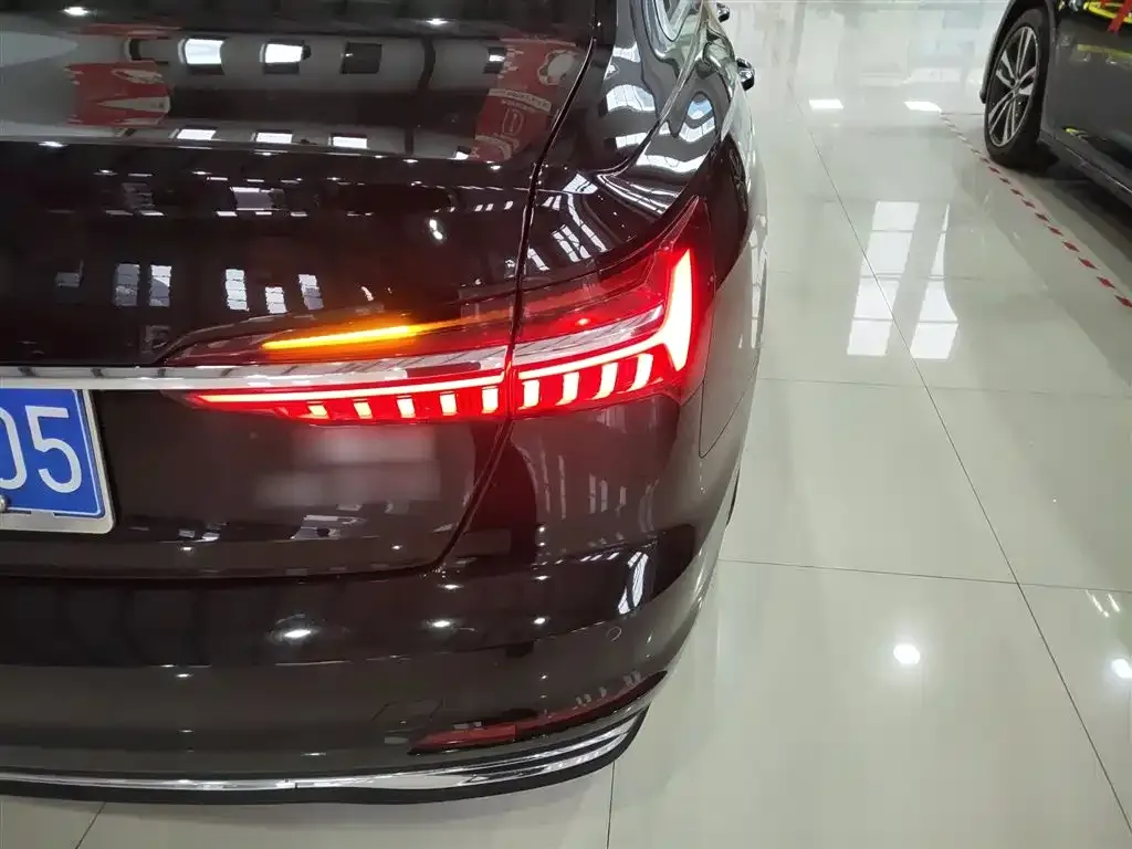 Audi A6L 2023 из CN, фото 2