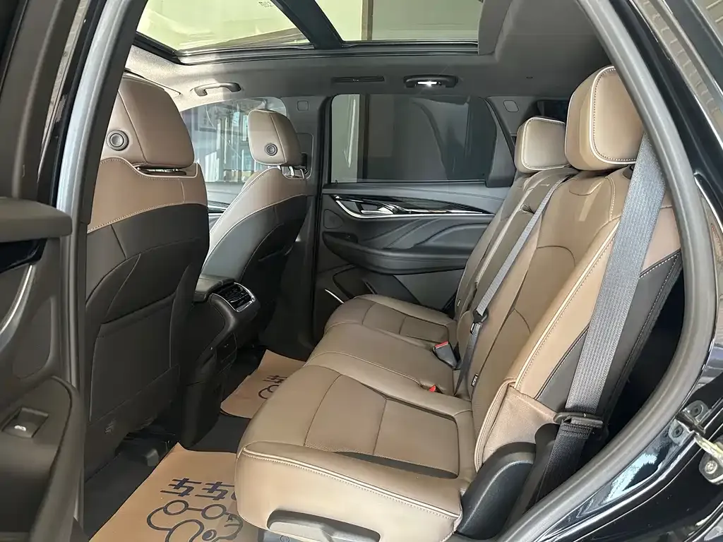 Buick Enclave 2022 из CN, фото 2