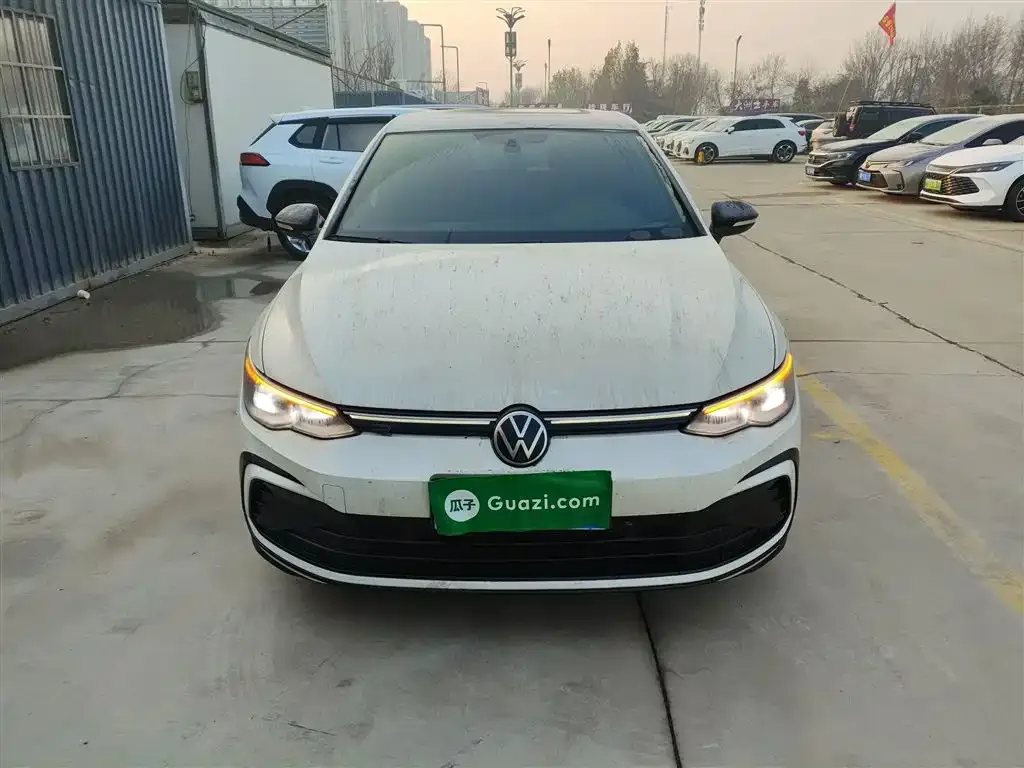 Volkswagen Golf 2023 из CN, фото 3