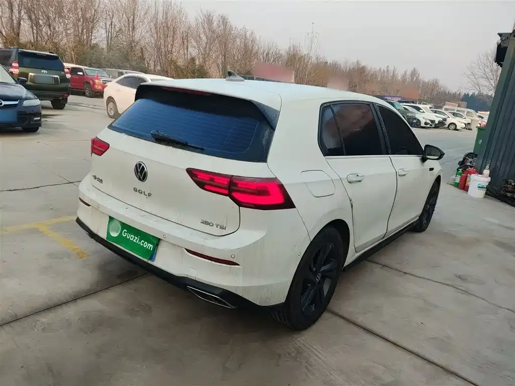 Volkswagen Golf 2023 из CN, фото 7