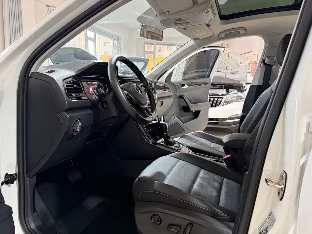 Volkswagen T-Roc 2022 из CN, фото 4