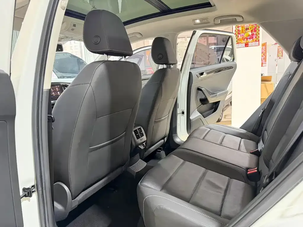 Volkswagen T-Roc 2022 из CN, фото 10