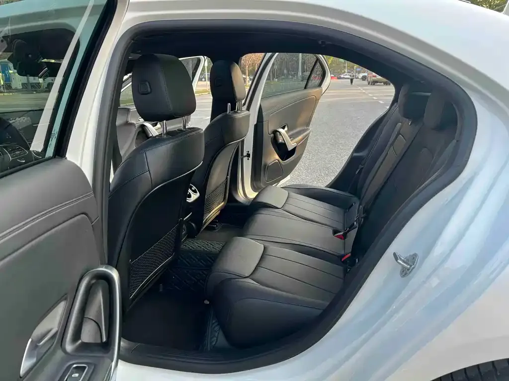 Mercedes-Benz A-Class 2023 из CN, фото 3