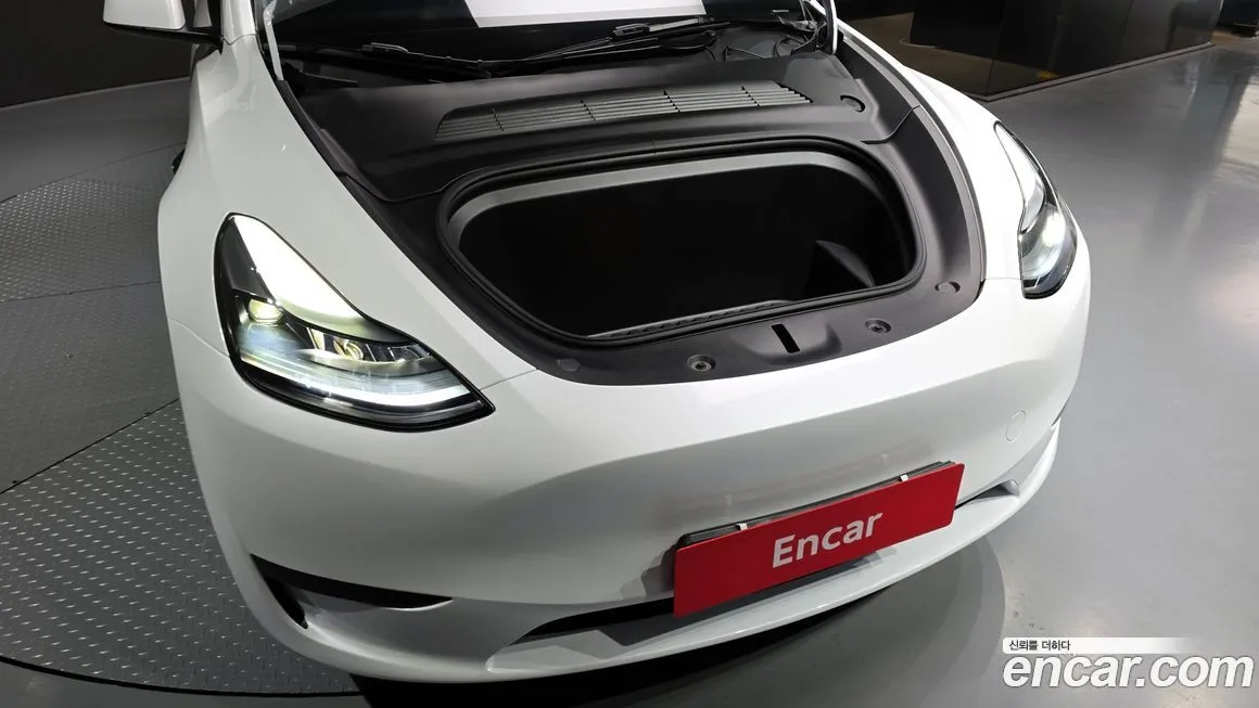 Tesla Model Y — фото 6