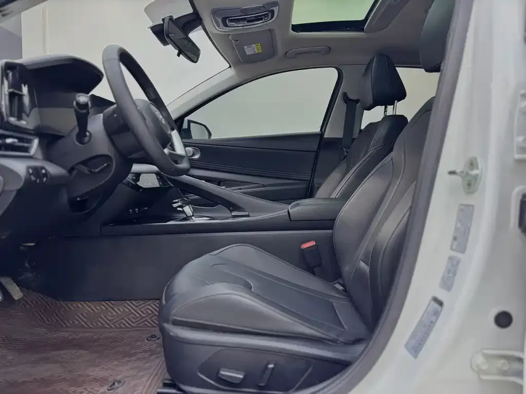 Hyundai Elantra 2022 из CN, фото 7