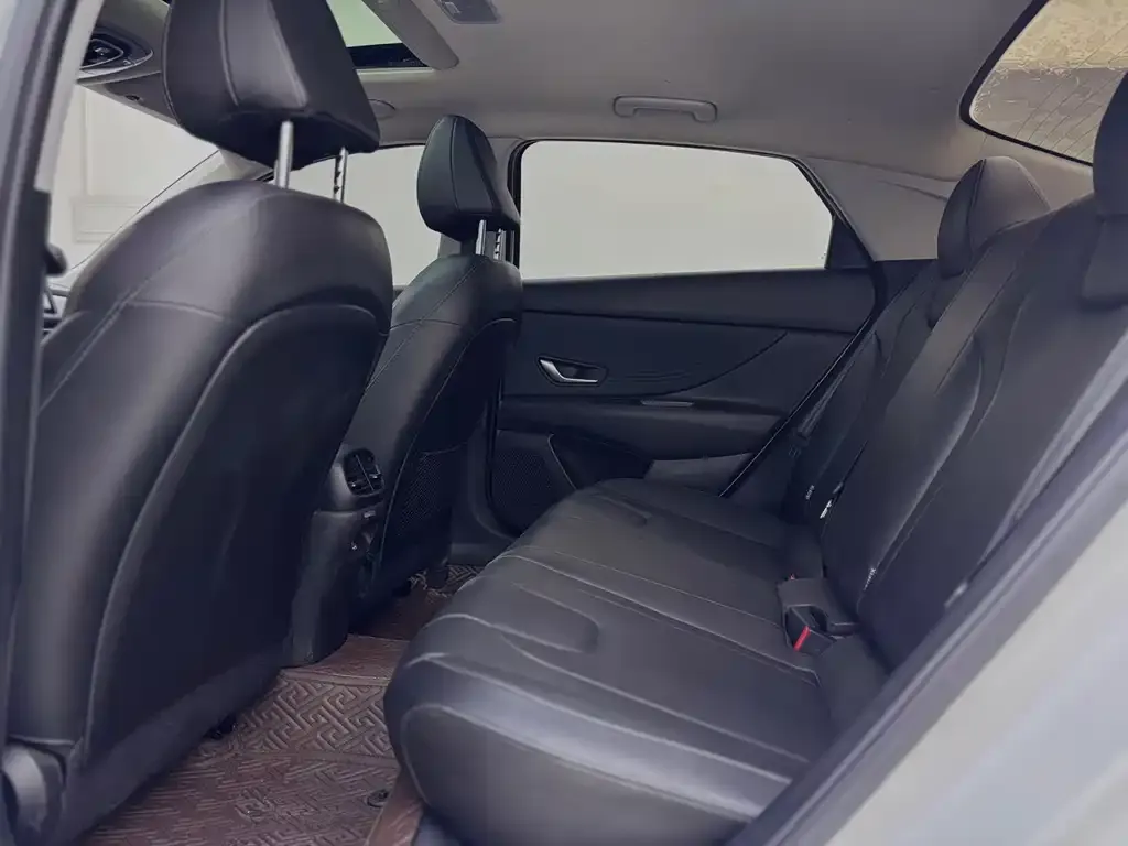 Hyundai Elantra 2022 из CN, фото 2
