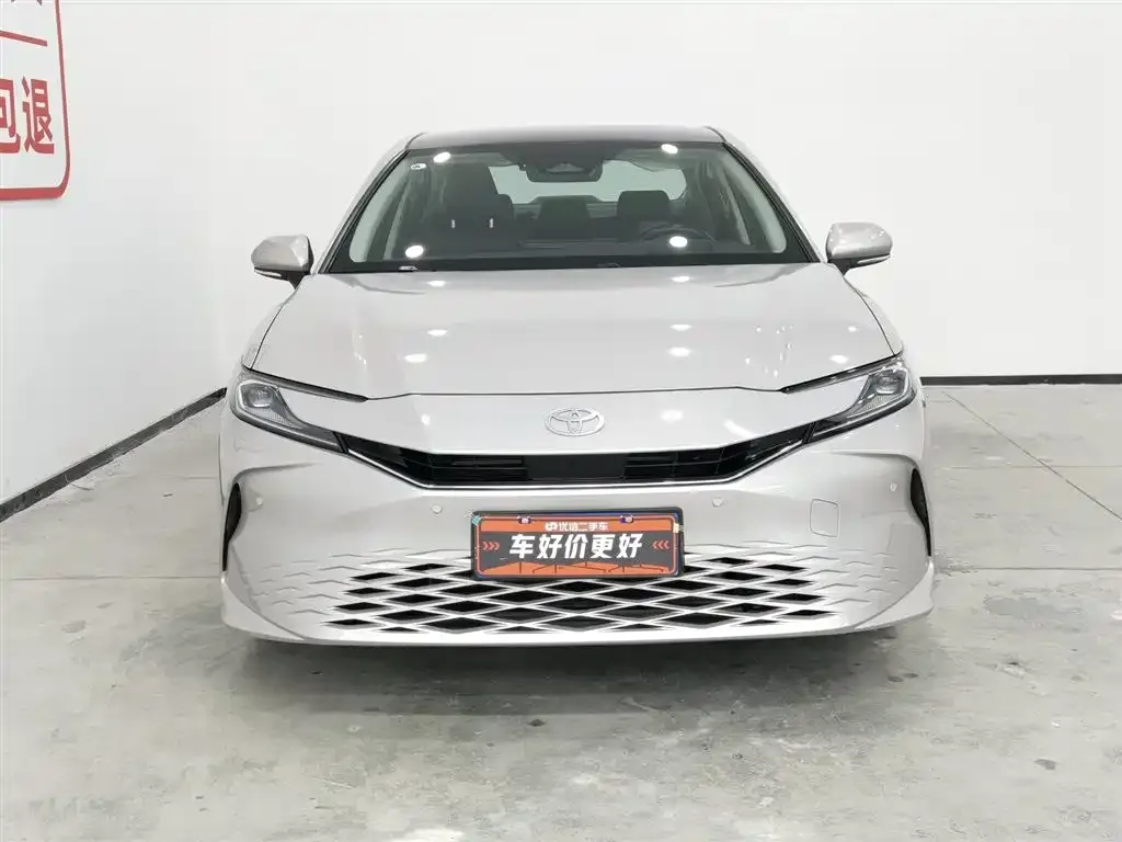 Toyota Camry 2025 из CN, фото 2