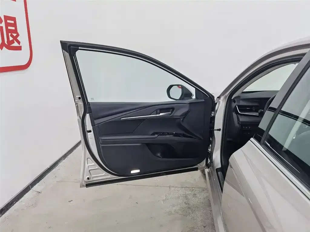 Toyota Camry 2025 из CN, фото 4