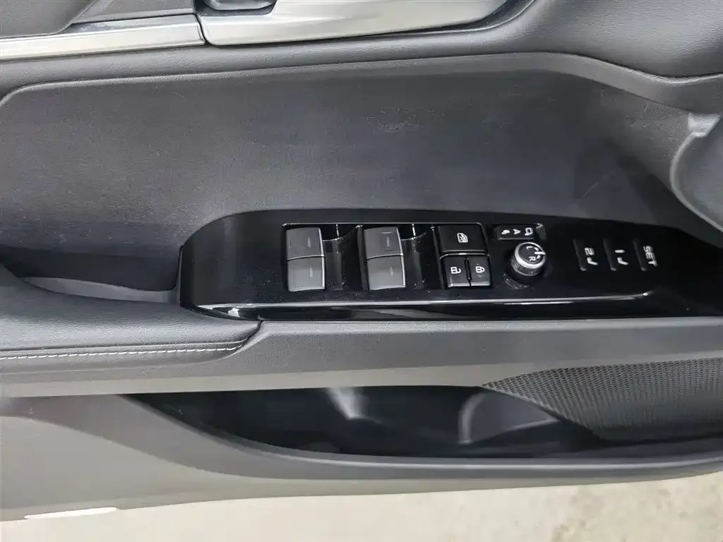 Toyota Camry 2025 из CN, фото 3