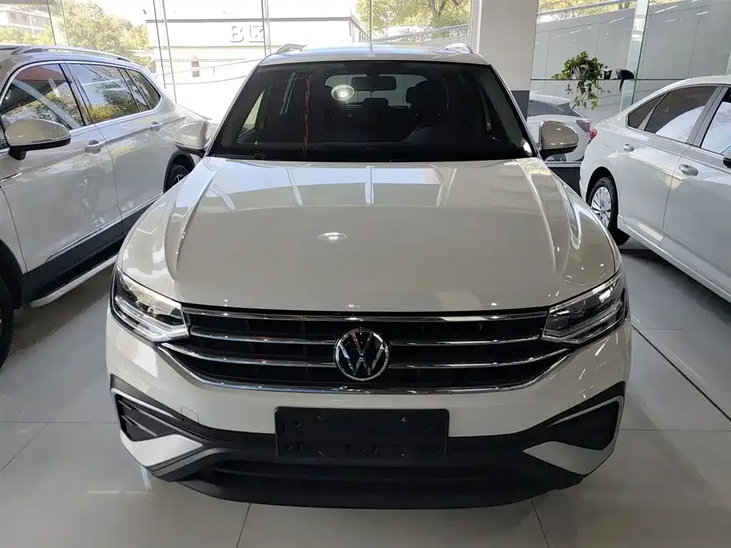 Volkswagen Tiguan L 2023 из CN, фото 3