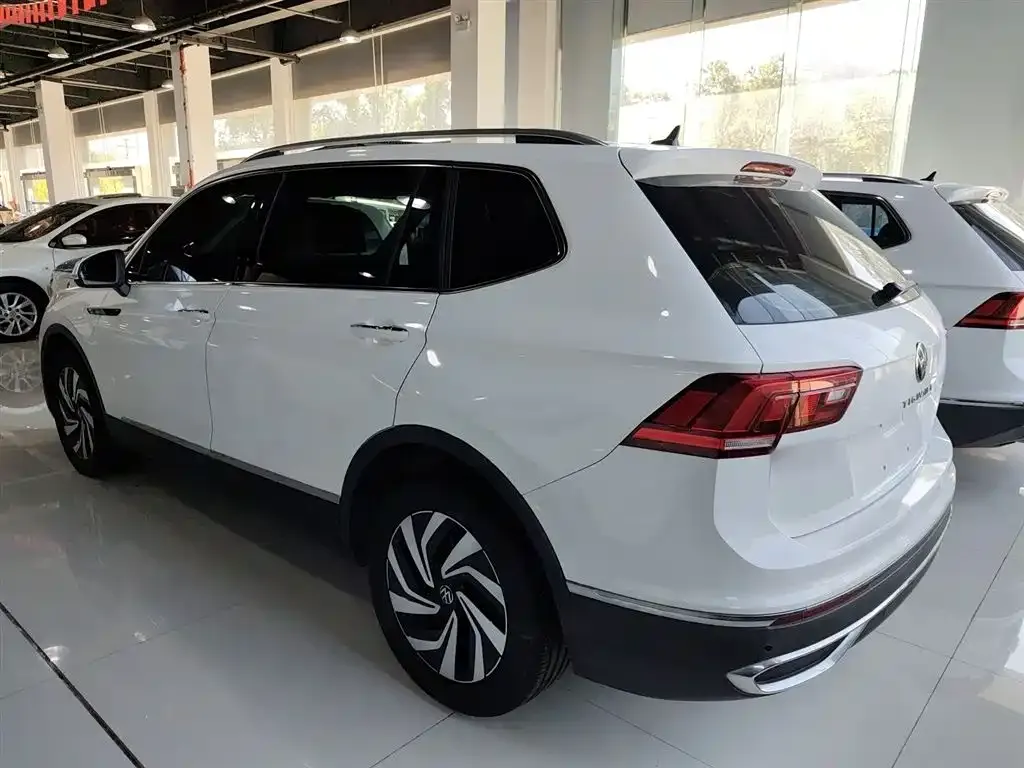 Volkswagen Tiguan L 2023 из CN, фото 5