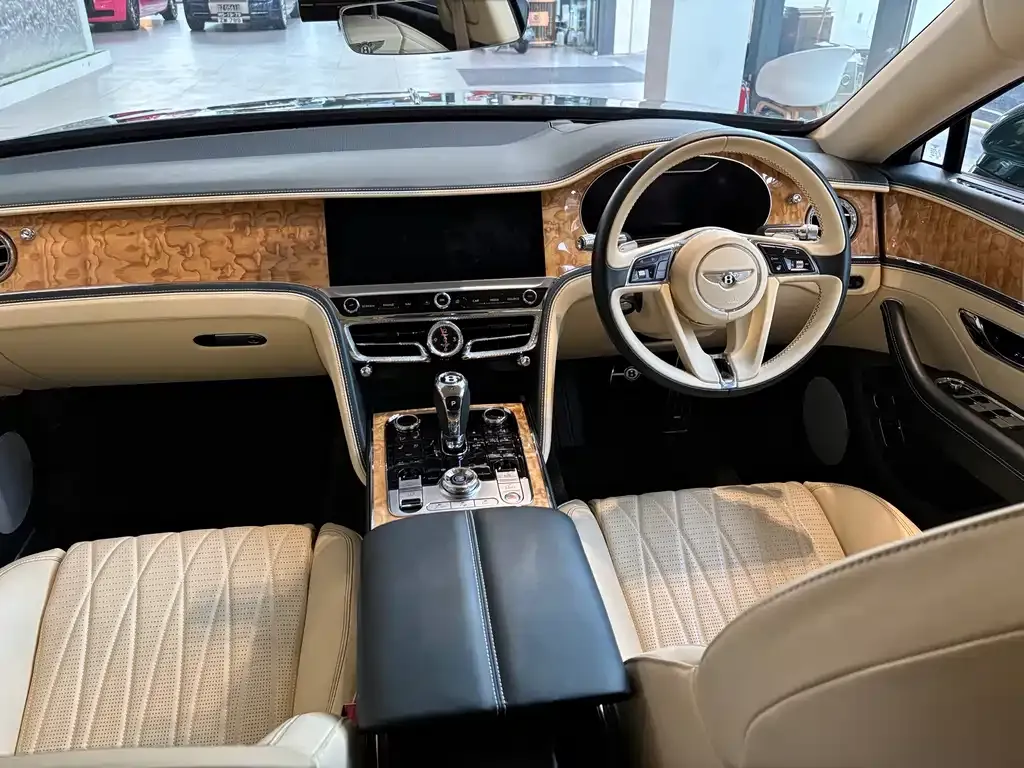 Bentley Flying Spur 2025 из CN, фото 5