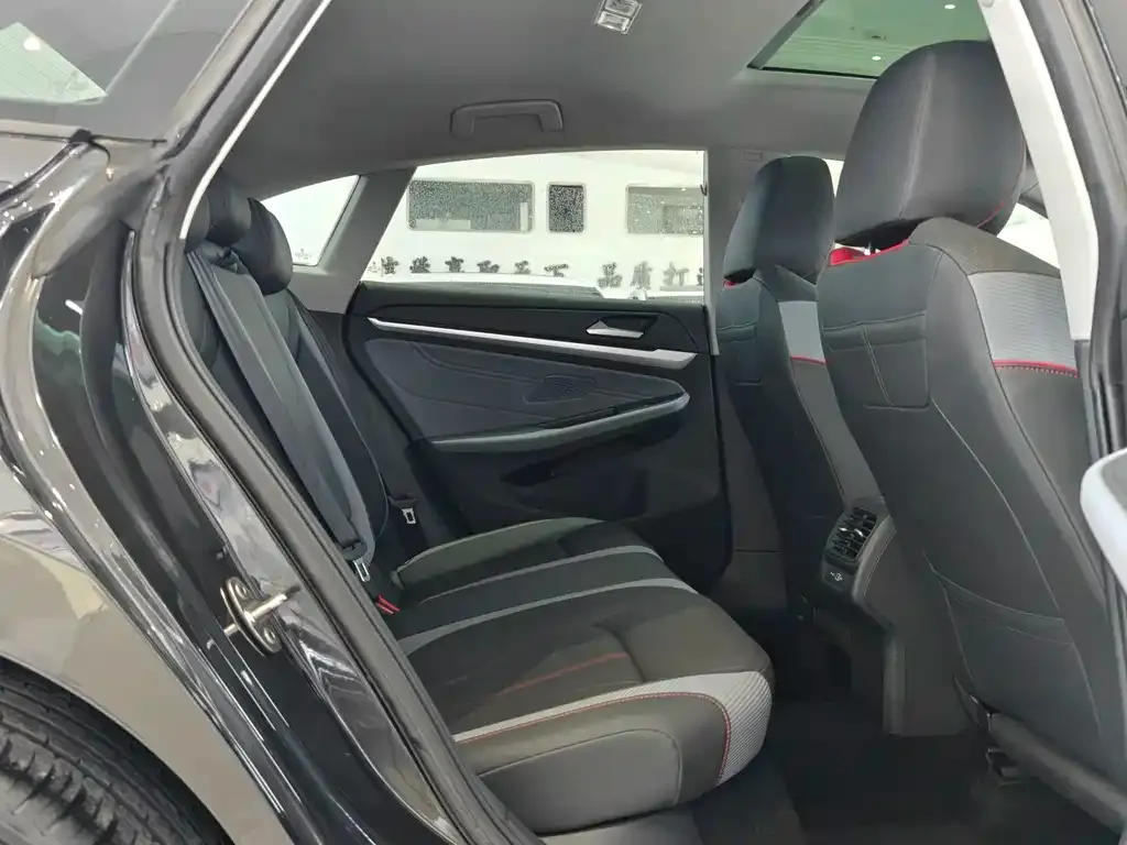 Volkswagen Lamando 2024 из CN, фото 10