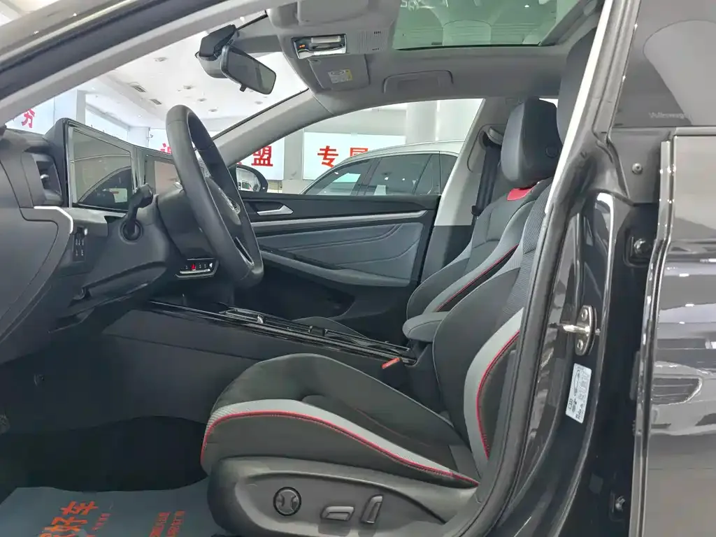 Volkswagen Lamando 2024 из CN, фото 8