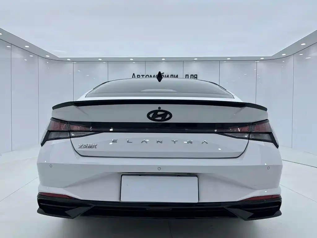 Hyundai Elantra — фото 8