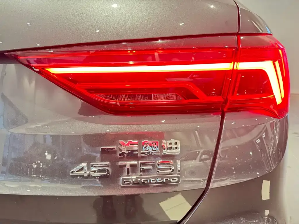 Audi Q3 2021 из CN, фото 9