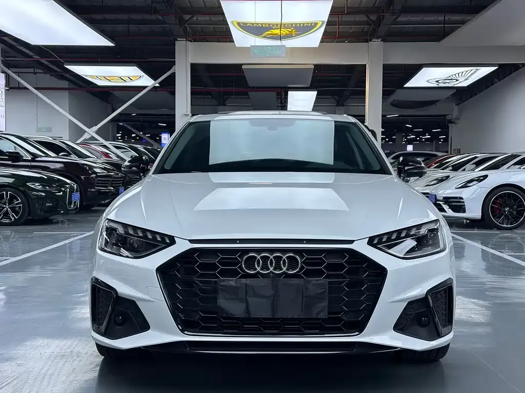 Audi A4L 2021 из CN, фото 2