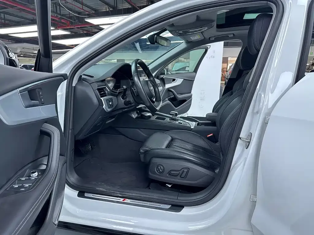 Audi A4L 2021 из CN, фото 7