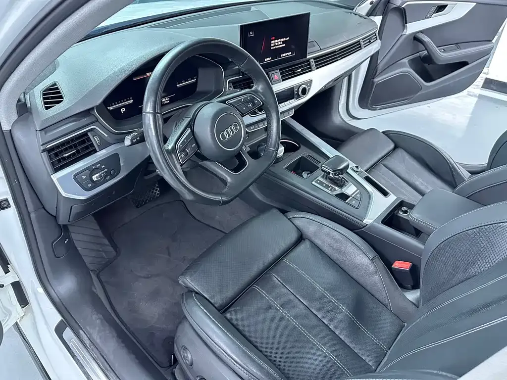 Audi A4L 2021 из CN, фото 5