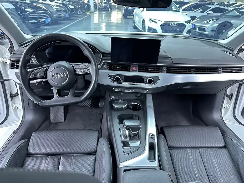 Audi A4L 2021 из CN, фото 8